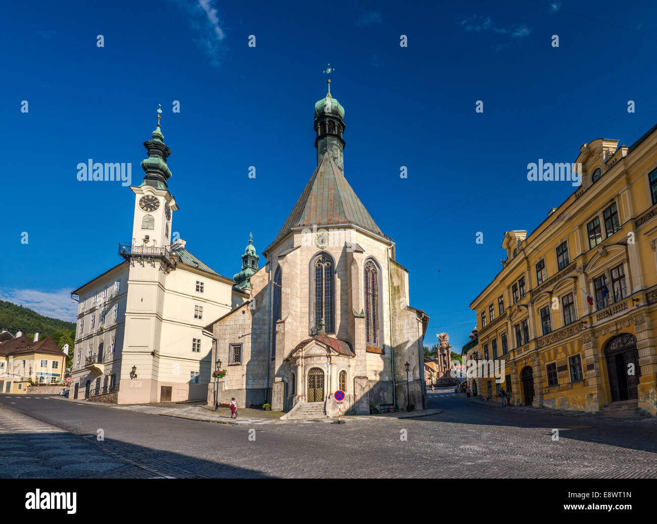 Str. Catherine Kirche, Rathaus am Namestie Radnicne in Banska Stiavnica, UNESCO World Heritage Site, Slowakei Stockfoto