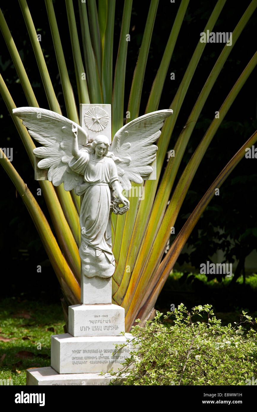 Engelhaftes Grabstein an der armenischen Kirche, Singapur. Stockfoto