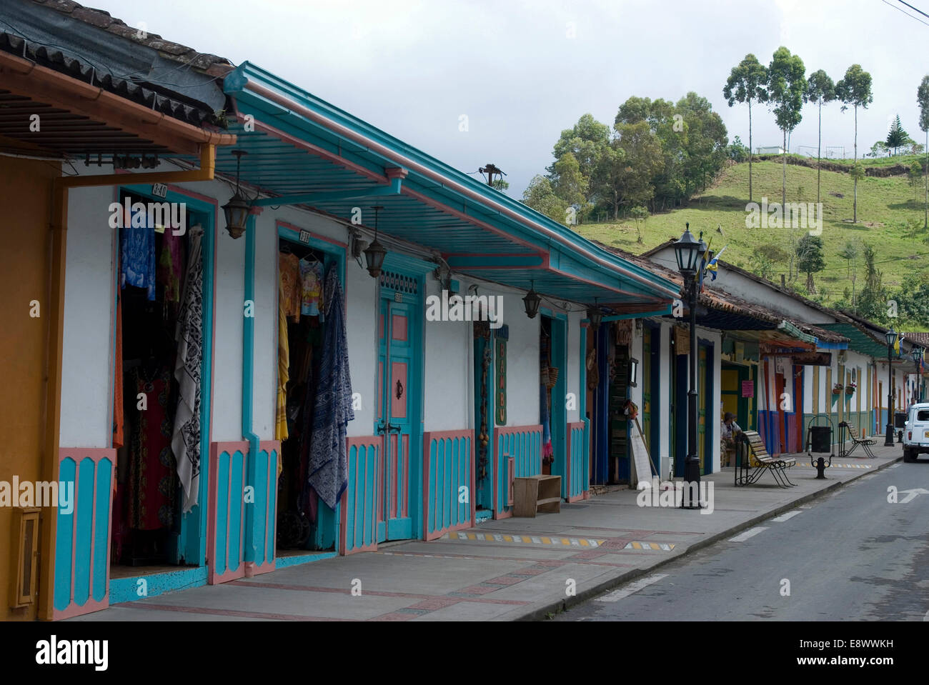 Bemalten Fassaden in der Stadt von Salento, in den Kaffee Anbaugebiet, Kolumbien Stockfoto