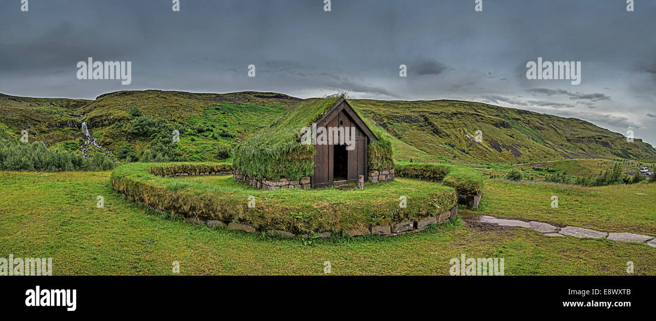 Thjodveldisbaerinn, einem rekonstruierten traditionellen Wikingerzeit Bauernhaus mit einem Rasen-Dach, Thjorsardalur, Island Stockfoto