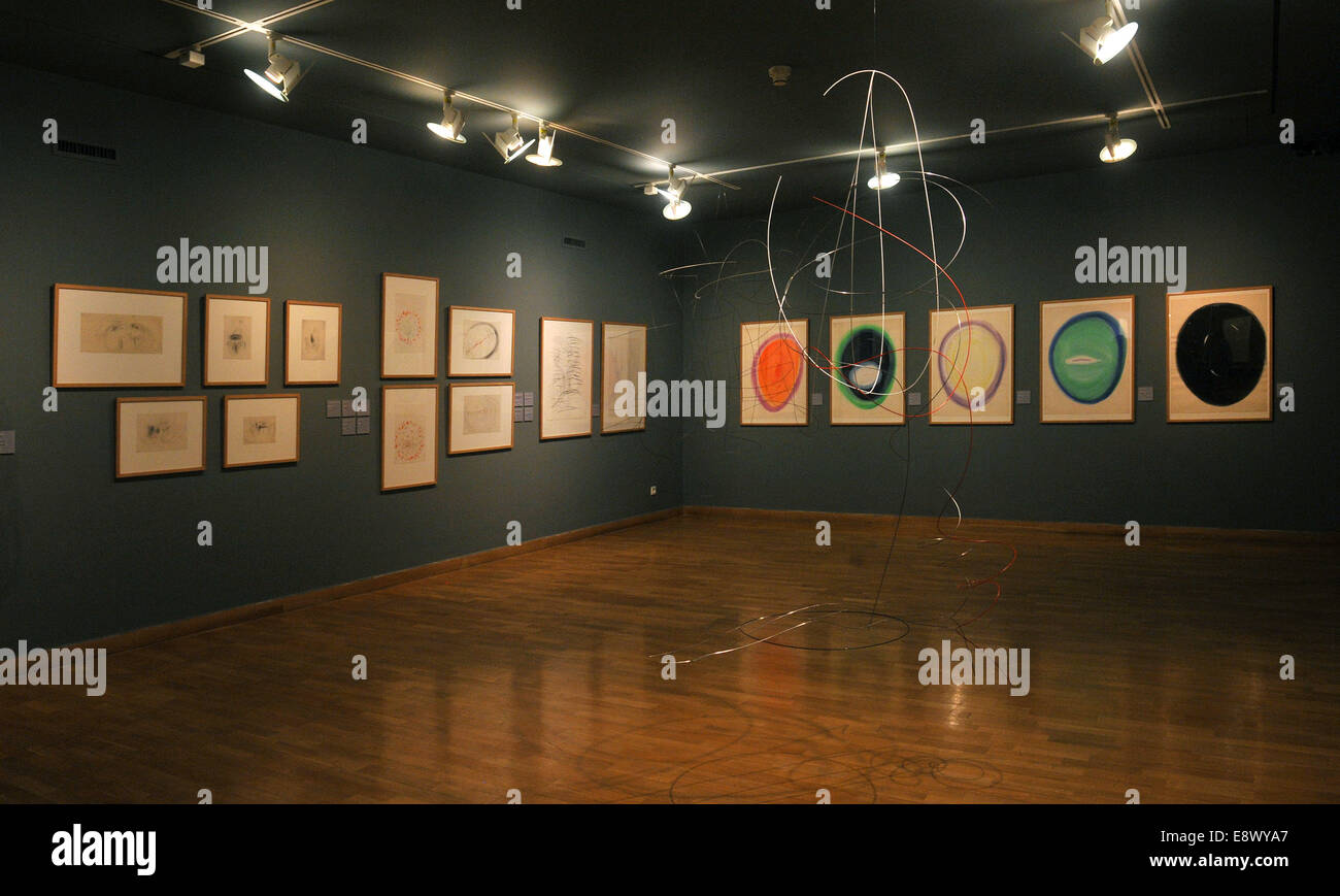 Ausstellung von Zeichnungen, Grafiken und Skulpturen von Karel Malich benannt innere Licht statt in Olomouc Kunstmuseum, Tschechische Republik, 15. Oktober 2014. (CTK Foto/Ludek Perina) Stockfoto