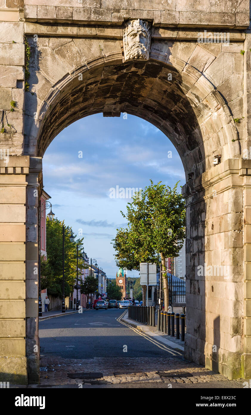 Des Bischofs Tor in der alten Stadtmauer, Derry, County Londonderry, Nordirland, Vereinigtes Königreich Stockfoto