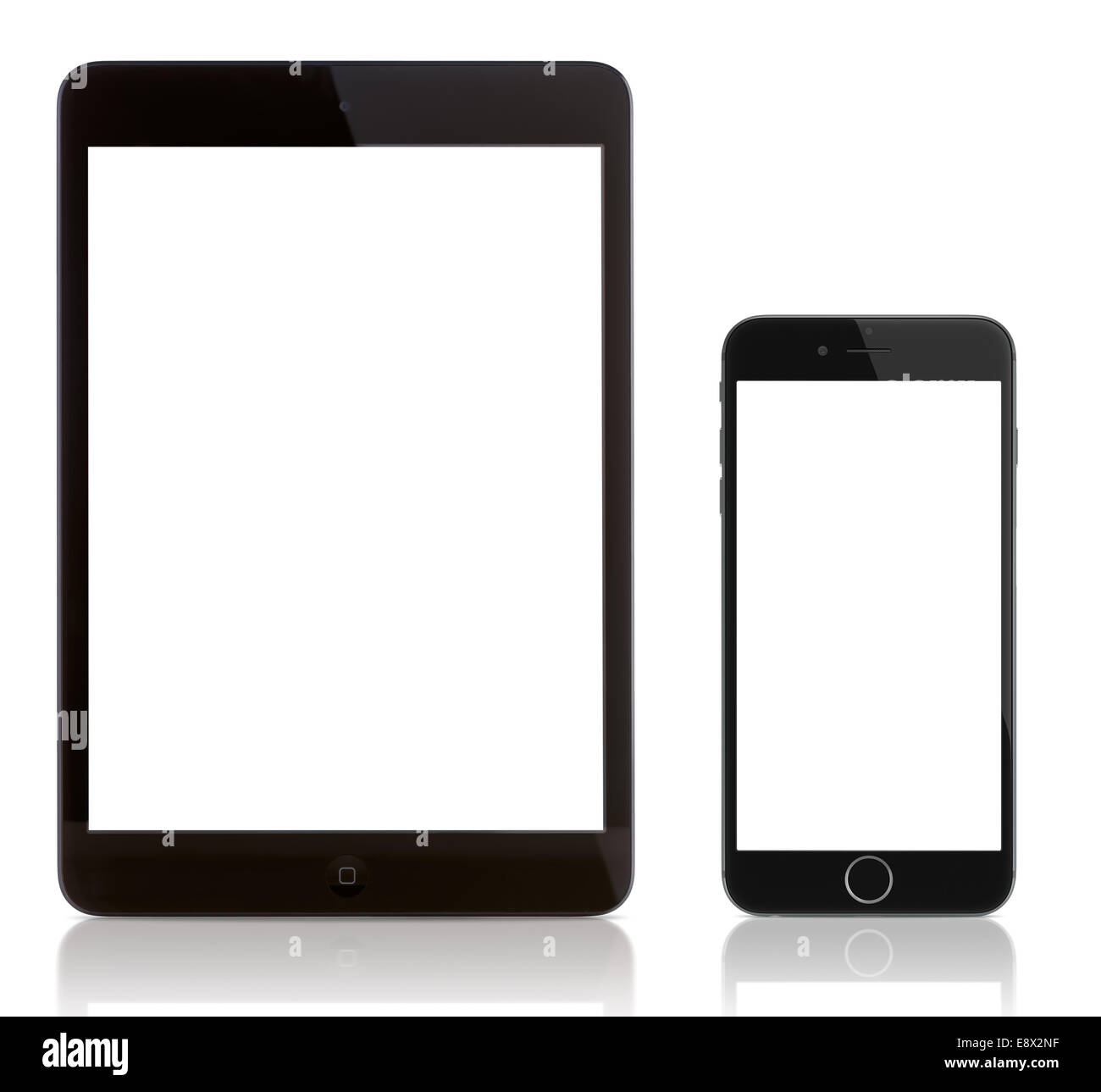 iPad Mini und iPhone 6 auf weiß. Leerer Bildschirm auf dem iPhone 6 und iPad. Stockfoto