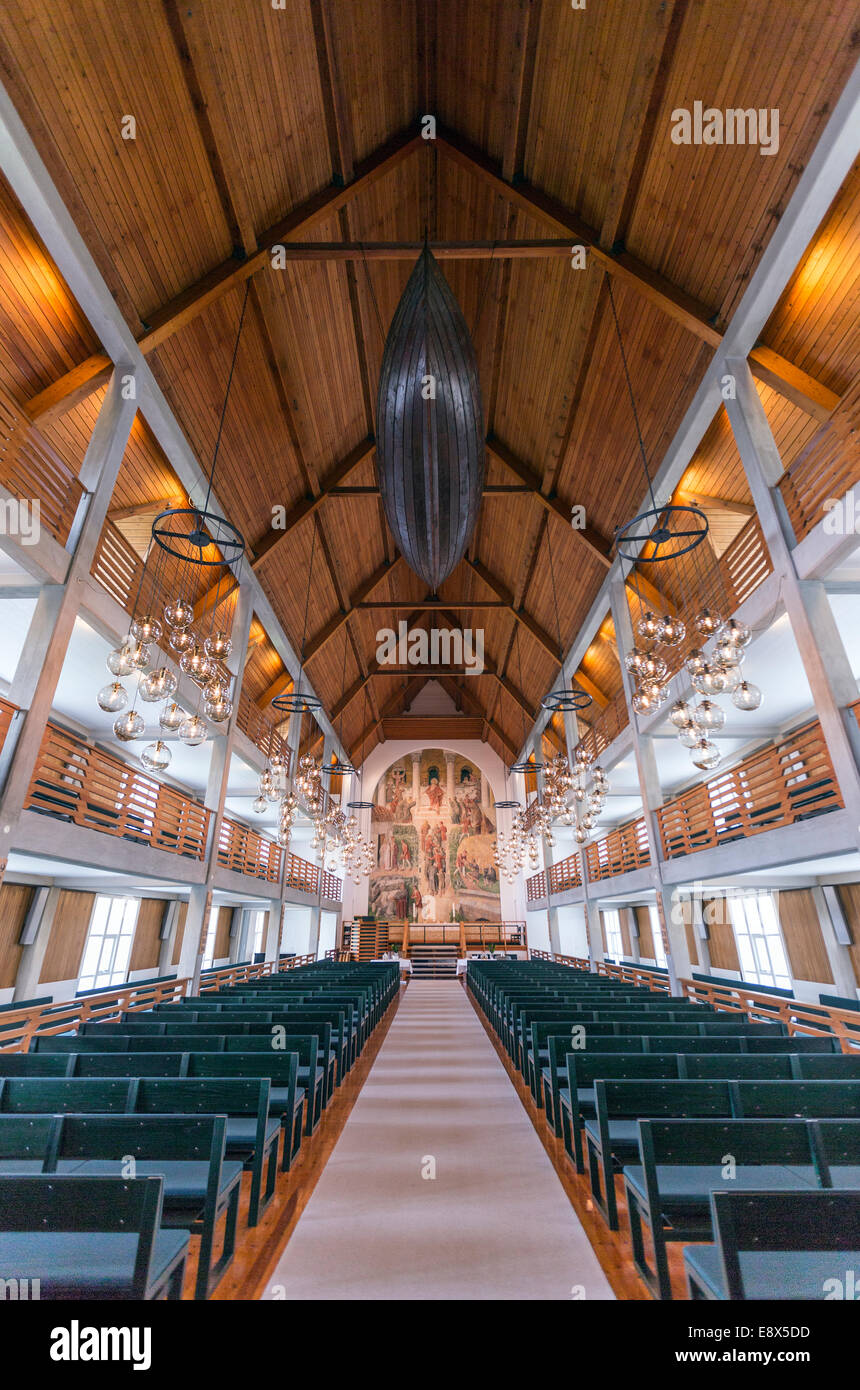 Innenraum des Christianskirkjan Klaksvík. Kirche, färöischen Fischer gewidmet. Architekt Peter Koch. Borðoys Insel. Stockfoto