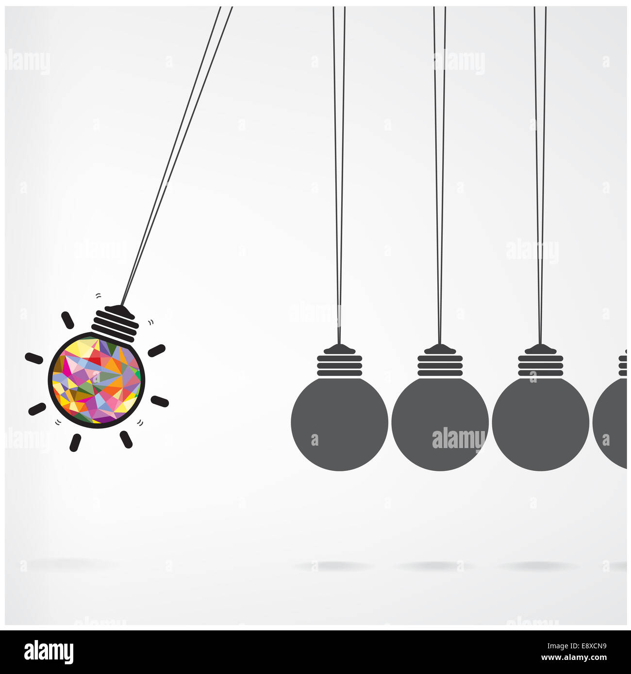 Newtons Cradle-Konzept auf Hintergrund, kreative Glühbirne Idee Konzept, Geschäftsidee, abstrakten Hintergrund. Stockfoto