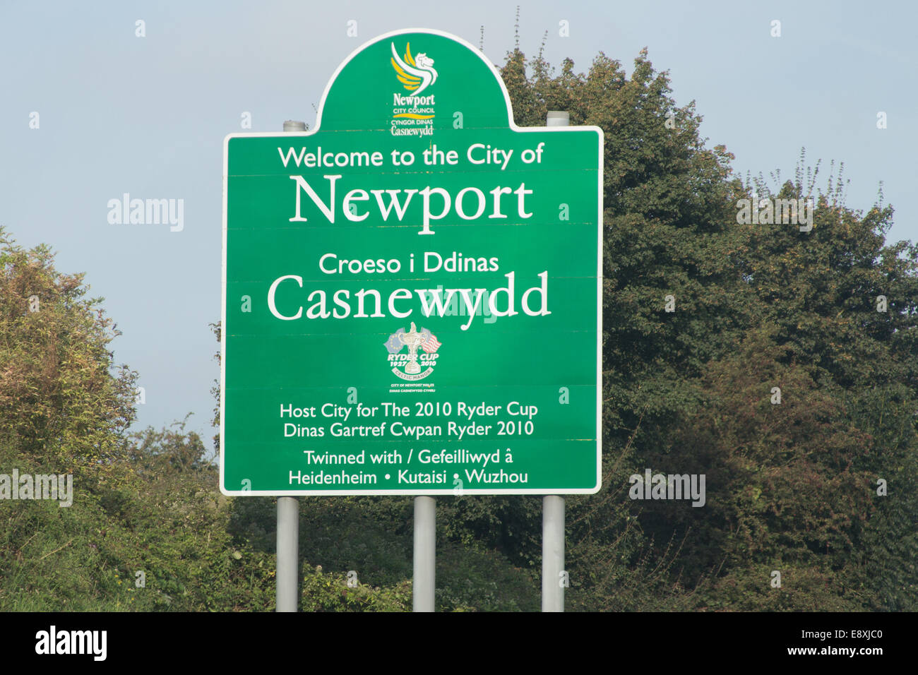 Herzlich Willkommen Sie in der Stadt von Newport-Zeichen auf der M4-Autobahn in Wales, UK Stockfoto