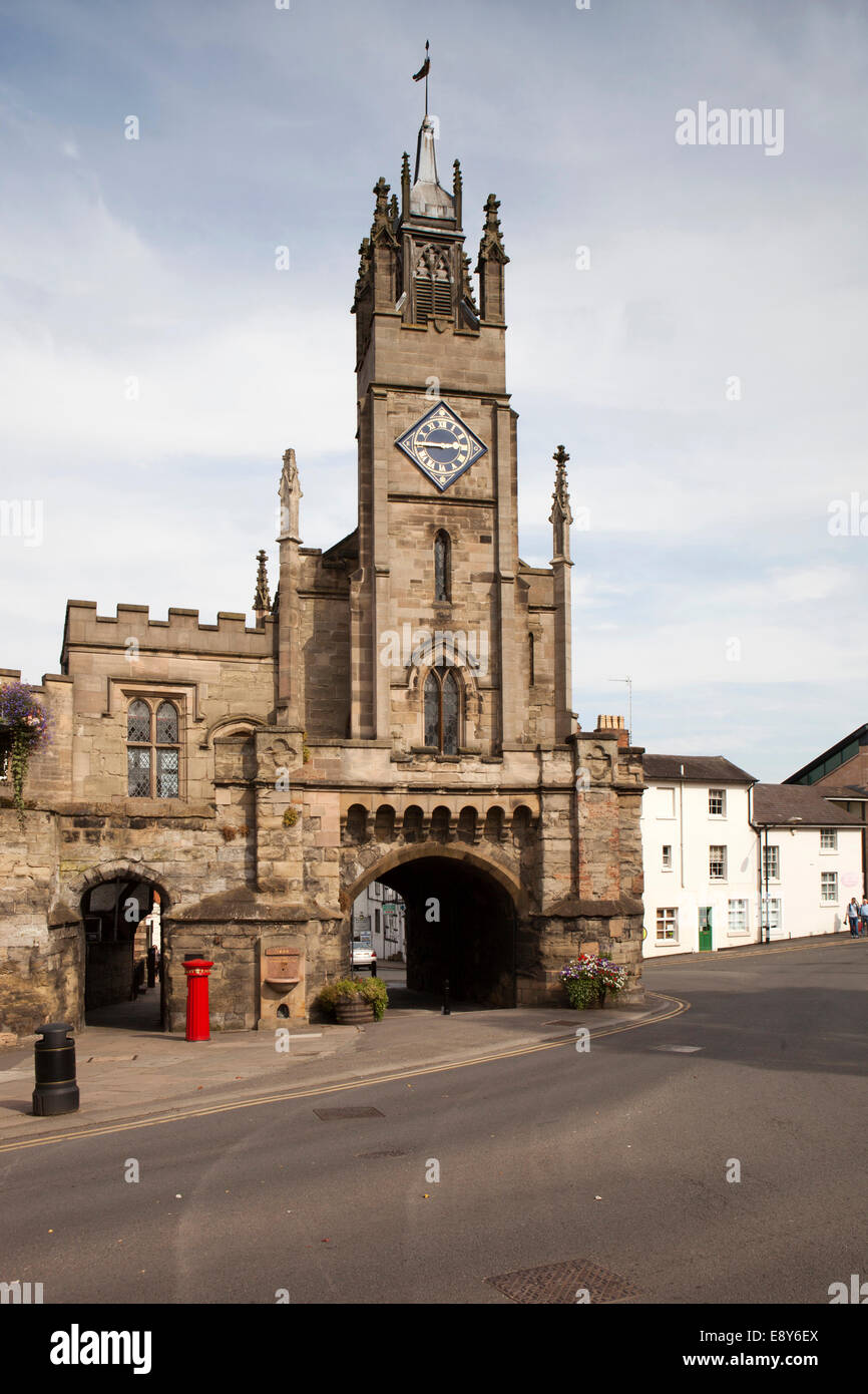 Großbritannien, England, Warwickshire, Warwick, St.-Peter Kapelle über Eastgate Stockfoto