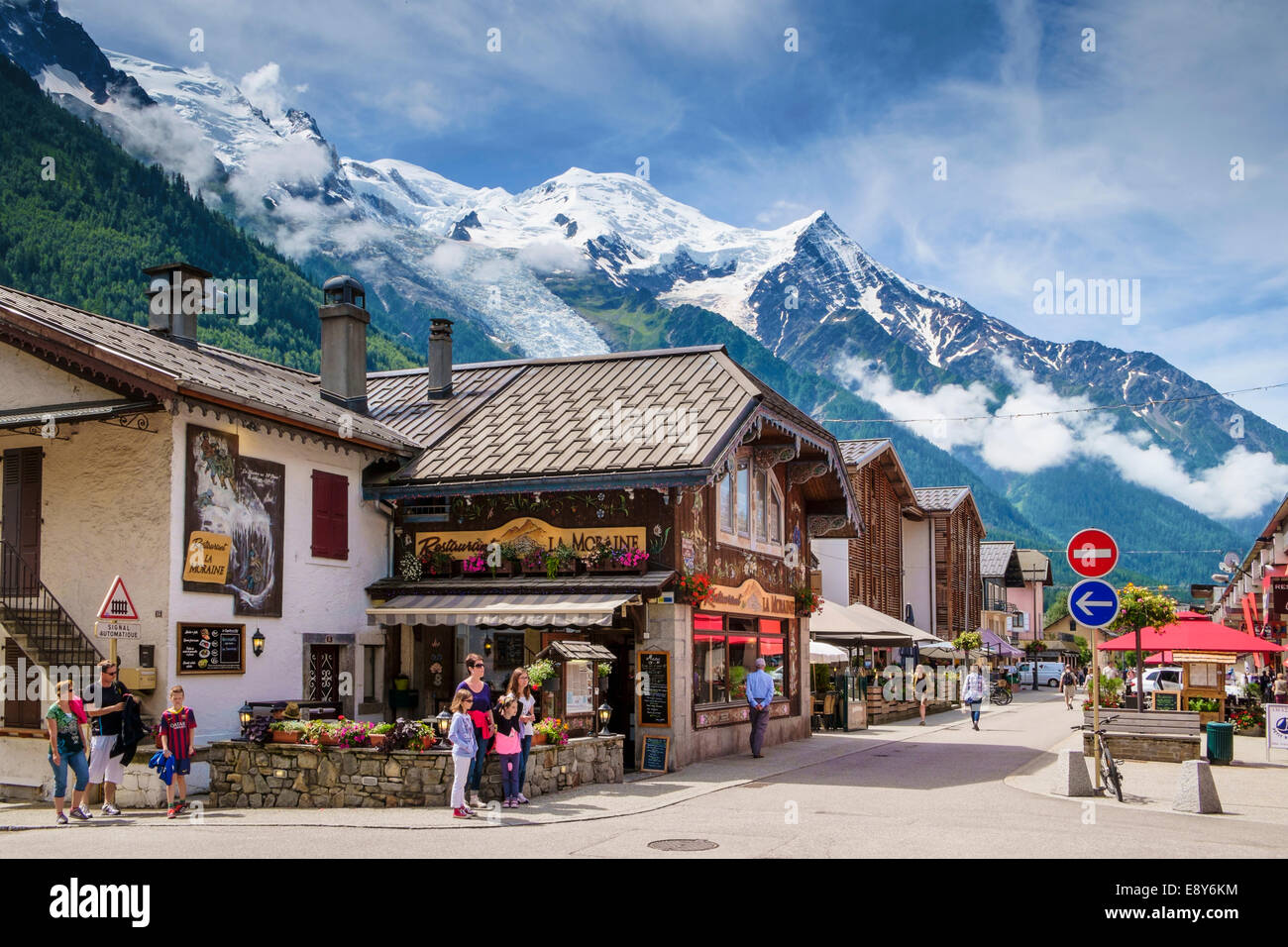 Chamonix, Französische Alpen, Europa mit dem Mont Blanc im Hintergrund Stockfoto