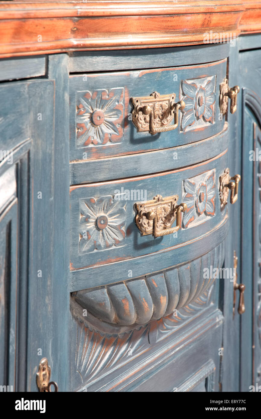 Shabby chic Jugendstil Sideboard blau Stockfoto