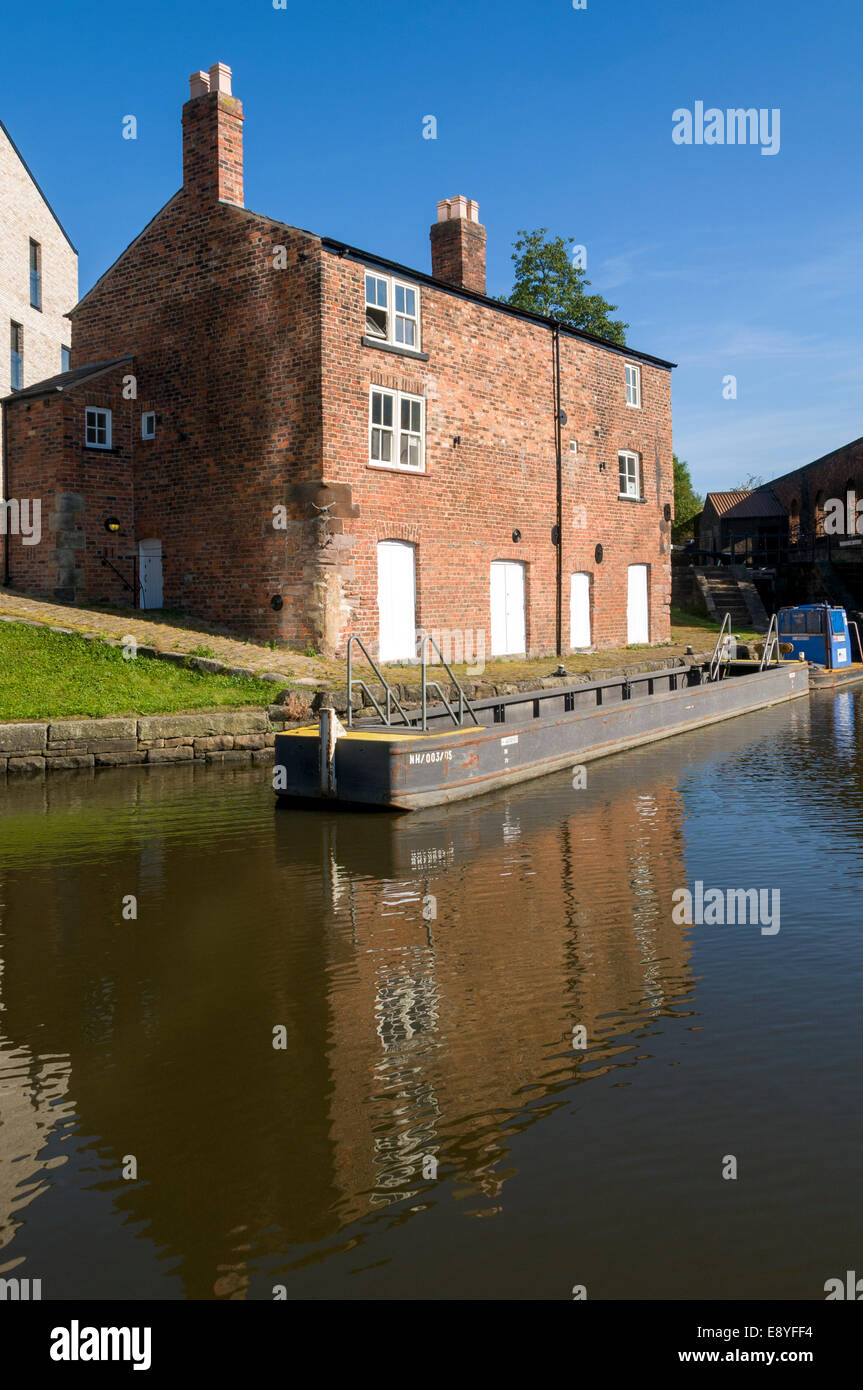 Ehemaligen Schleusenwärter Ferienhaus am Ashton Canal, neue Islington, Ancoats, Manchester, England, UK. Stockfoto