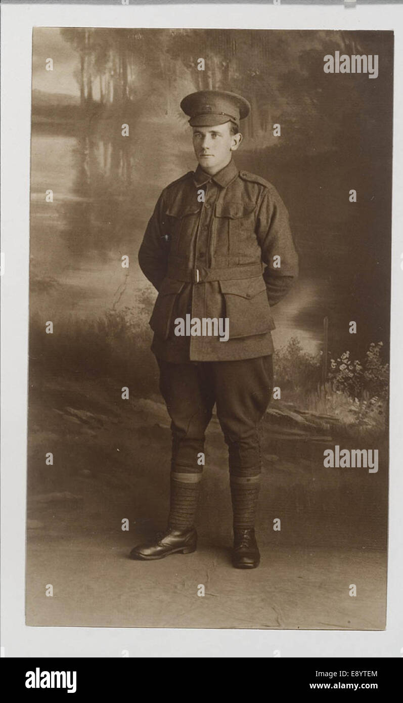 Dieses Bild ist ein Porträt von Sydney Edwards, wahrscheinlich eine historische Figur oder prominente Persönlichkeit, aus dem 20. Jahrhundert. Das Foto zeigt sein professionelles oder persönliches Bild während seines Lebens. Stockfoto