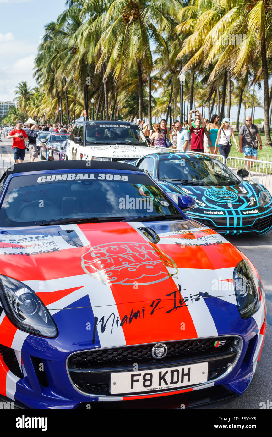 Miami Beach Florida, Ocean Drive, Gumball 3000 Road Race Motor Rallye, Sportwagen, Rennen, Ausstellungsausstellung Sammlung, Union Jack, Besucher reisen traveli Stockfoto