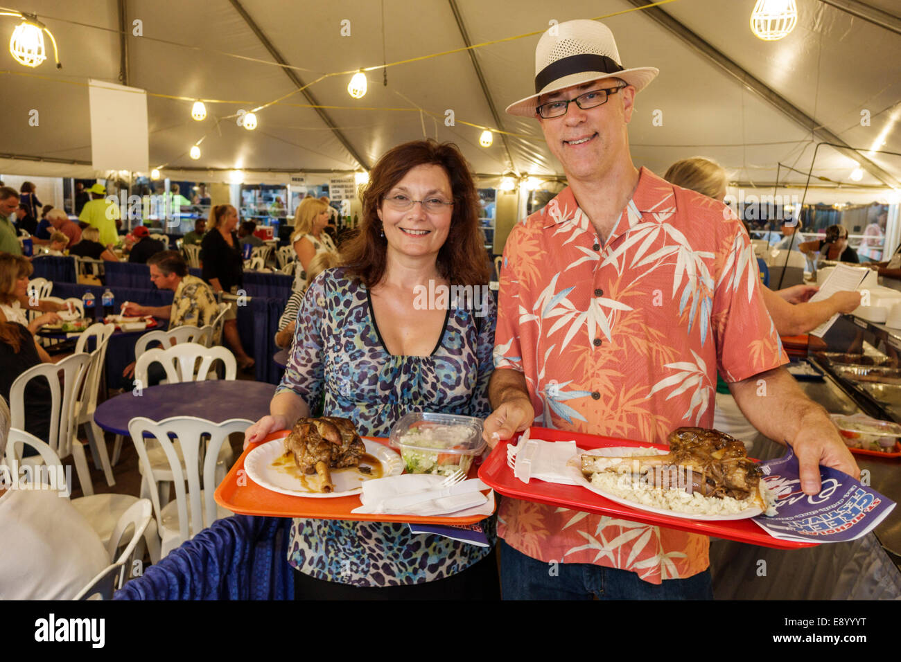 Saint St. Louis Missouri, West End, St. Nichola Griechisch-Orthodoxe Kirche, St. Louis Greek Festival, jährliches Essen im Zelt, Mann Männer Männer, Frau Frauen, c Stockfoto