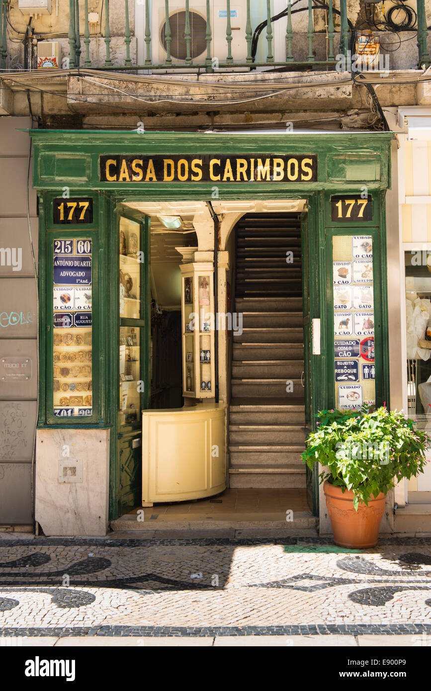 Portugal-Lissabon-Casa Dos Carimbos Shop speichern Zeichen, Zeichen Namen Nummern WCs Medaillons Büro Namensschilder sportlichen Trophäen Haus Stockfoto