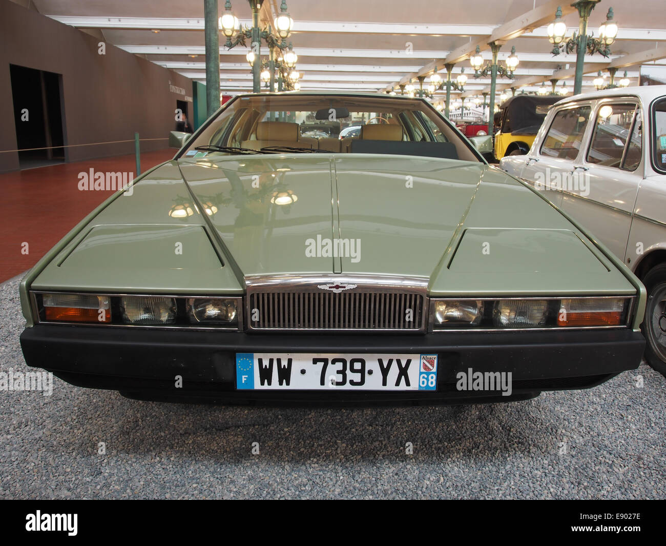 Aston martin lagonda 1982
