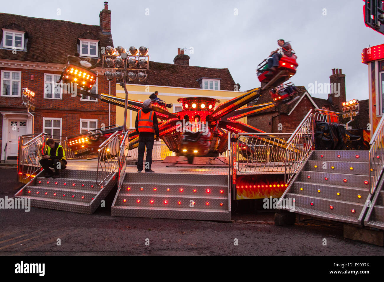 Traditionelle Oktober Michaeli fair auf der Broad Street in der Marktstadt von Alresford Hampshire, Vereinigtes Königreich. Stockfoto