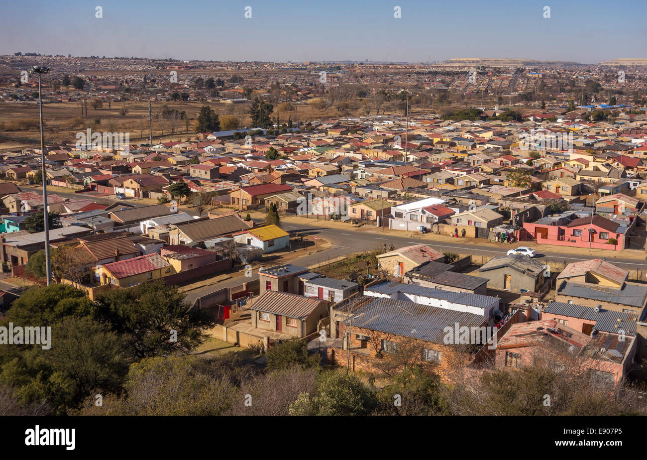 SOWETO, JOHANNESBURG, Südafrika - Ansicht der Jabulani Nachbarschaft in Soweto Township. Stockfoto