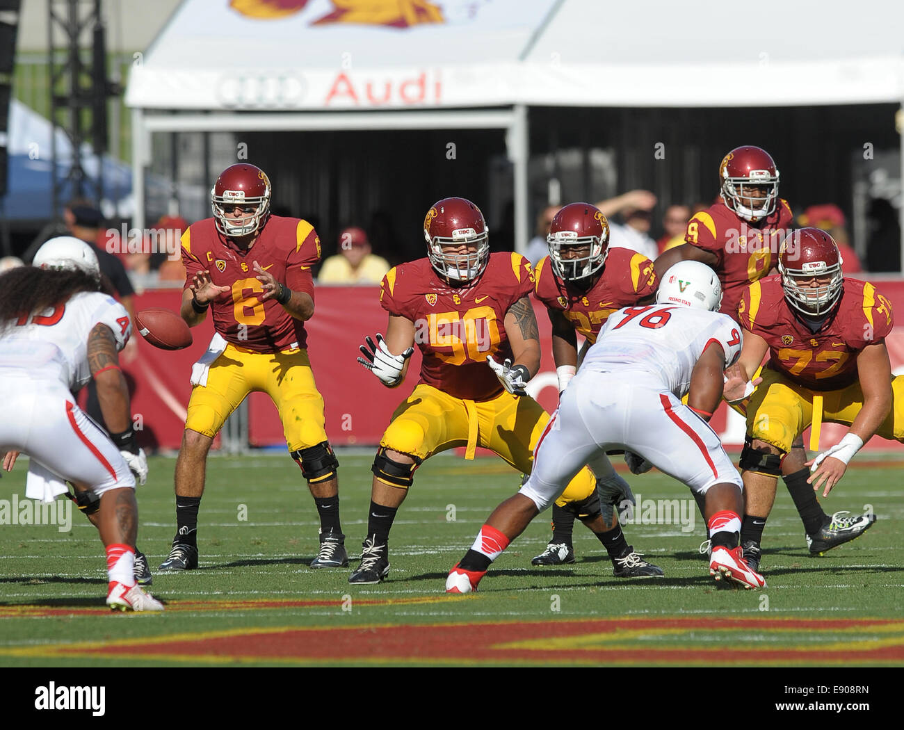 30. August 2014, Los Angeles, Kalifornien. USC Trojans innen Linebacker (50) Grant Moore, quarterback (6) Cody Kessler, Wide Receiver (9) JuJu Smith, beleidigender Gerät (72) Tschad Wheeler und Stau (37) Javorius Allen in Aktion gegen die Fresno State bulldogs 52-13 am Samstagabend. Die Trojaner lief eine Schule - und Pac-12-Record 105 spielt beim Abstich 37 First Downs und 701 Yards total Offense Fresno Staaten 17 First Downs und 317 Werften an der Los Angeles Memorial Coliseum, am 30. August 2014. (Obligatorische Credit: Jose Marin/MarinMedia.org/Cal Sport Media) (Absolut - alle komplette Foto Stockfoto