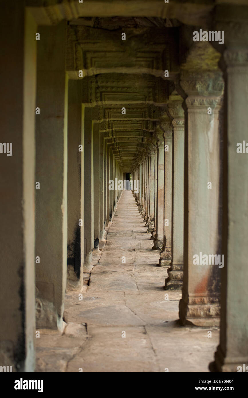 Wiederholung Stein Säule Flur Angkor Tempel Stockfoto