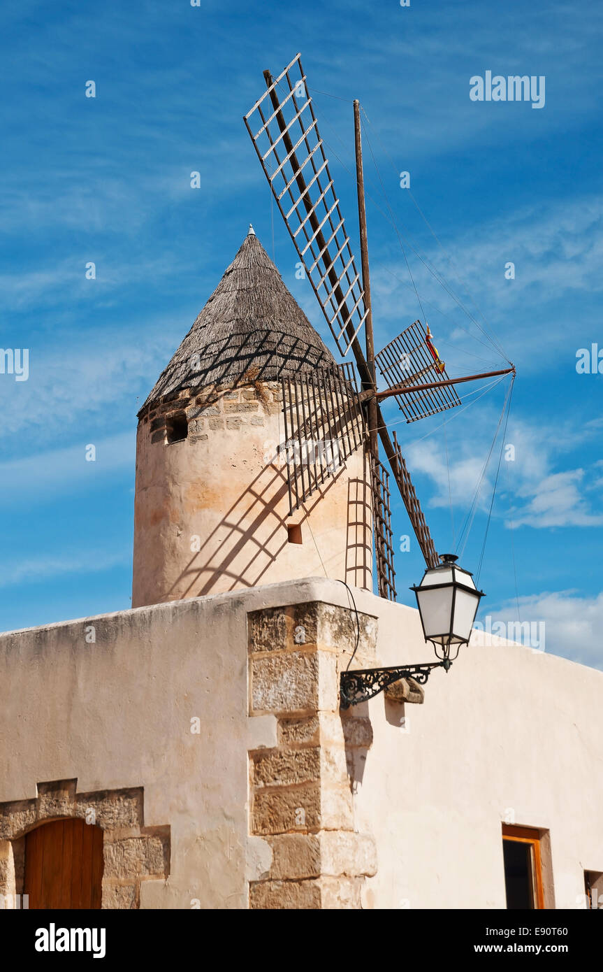 traditionelle Windmühle in Palma De mallorca Stockfoto
