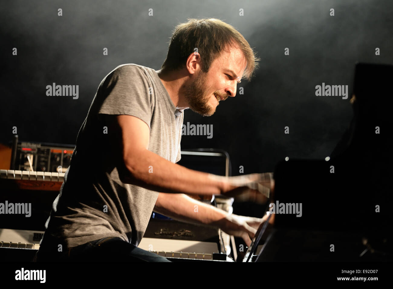 BARCELONA - JUN 12: Nils Frahm (deutscher Musiker, Komponist und Pianist) Auftritt beim Sonar Festival. Stockfoto