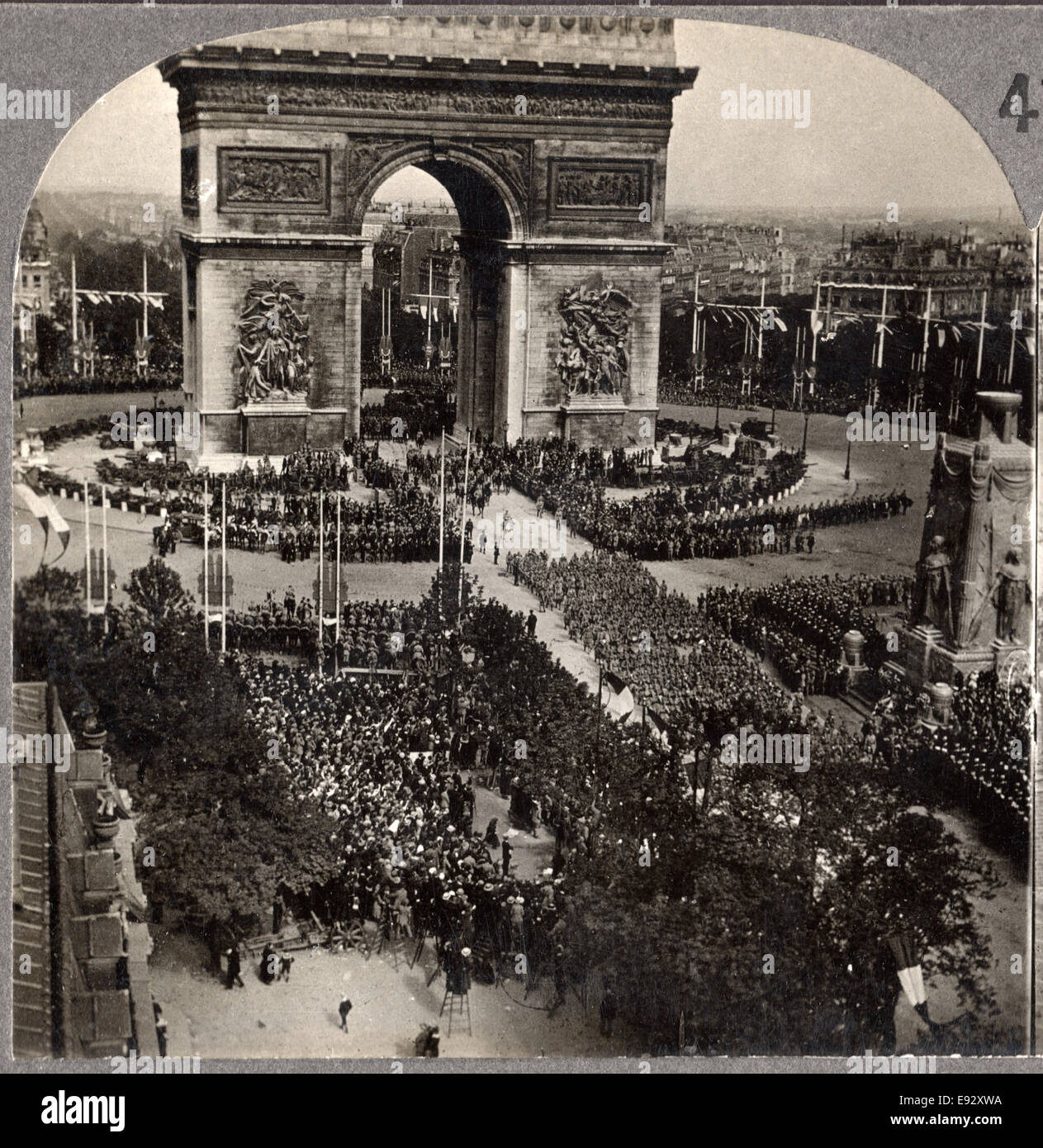 WWI Victory Day Celebration, Arc de Triomphe, Avenue des Champs-Eiysees, Paris, Frankreich, Bild von Stereo-Einzelkarte, 14. Juli 1919 Stockfoto