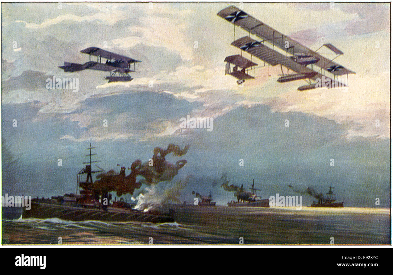 Deutsche Flugzeuge greifen Flotte von Schiffen, Weltkrieg Postkarte, um 1915 Stockfoto