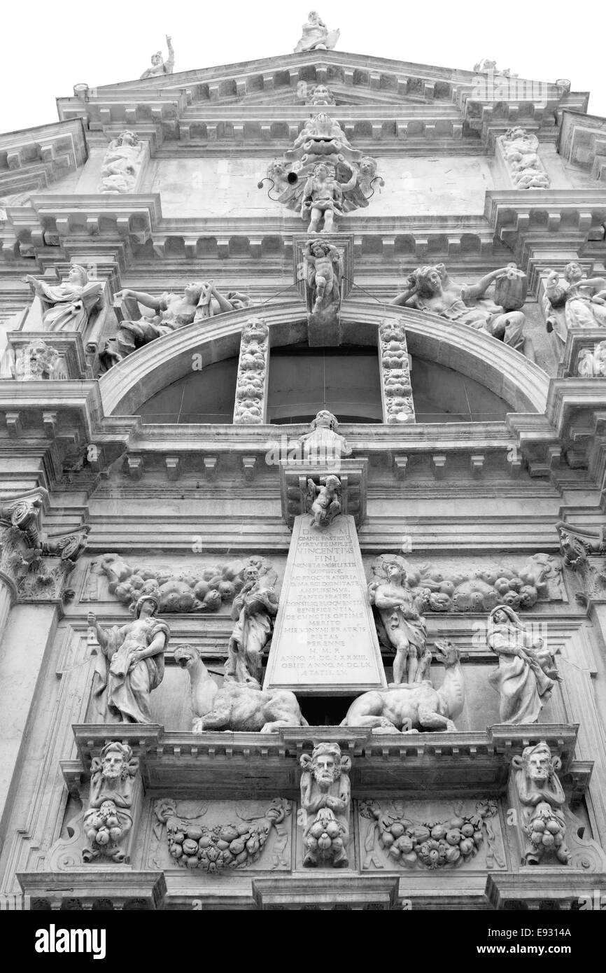 Fassade der katholischen Kirche in Venedig, Italien Stockfoto