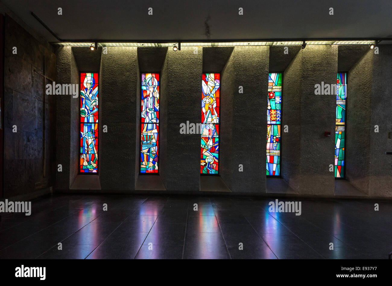 Das Interieur des neuen Coventry Cathedral, Coventry, Warwickshire, England, UK Stockfoto