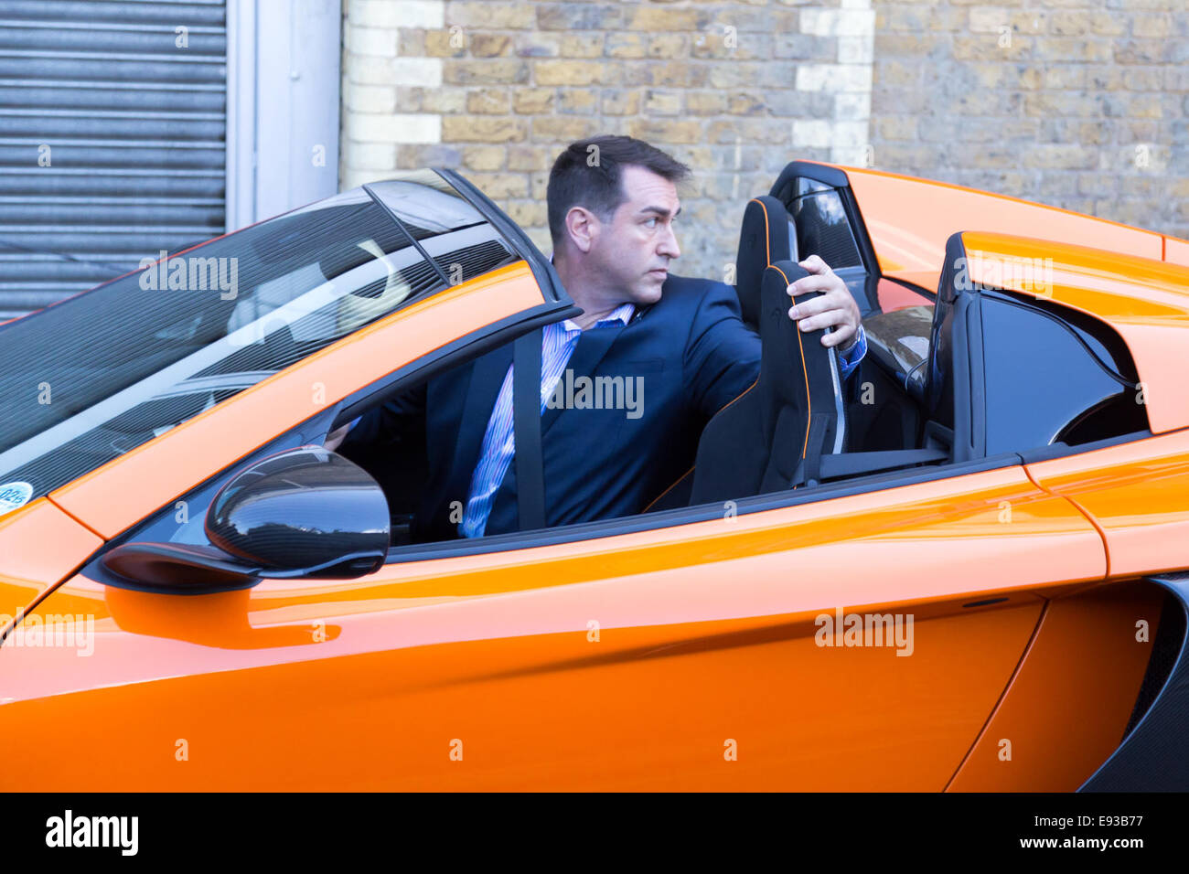 Kate Beckinsale, Terry Jones und Rob Riggle film Szenen für "Absolut nichts" Central London mit: Rob Riggle Where: London, Vereinigtes Königreich bei: 15. April 2014 Stockfoto