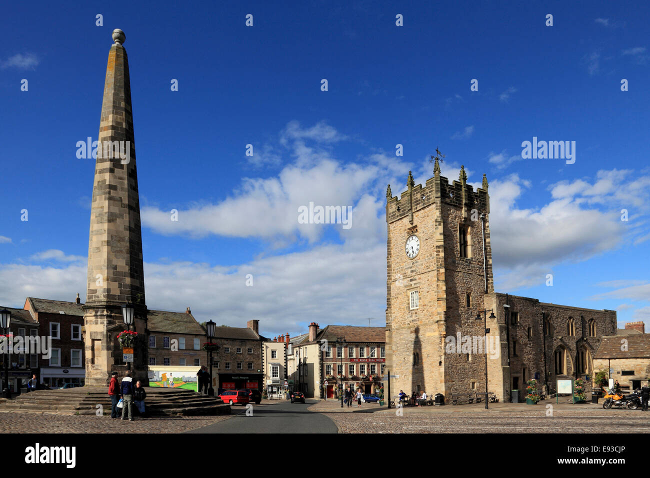 3264. Marktplatz, Trinity Church Square, Richmond, North Yorkshire, UK Stockfoto