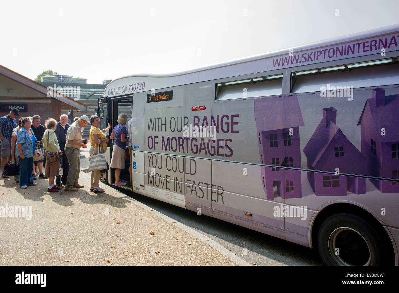 Skipton International Werbung wickeln auf bus Stockfoto