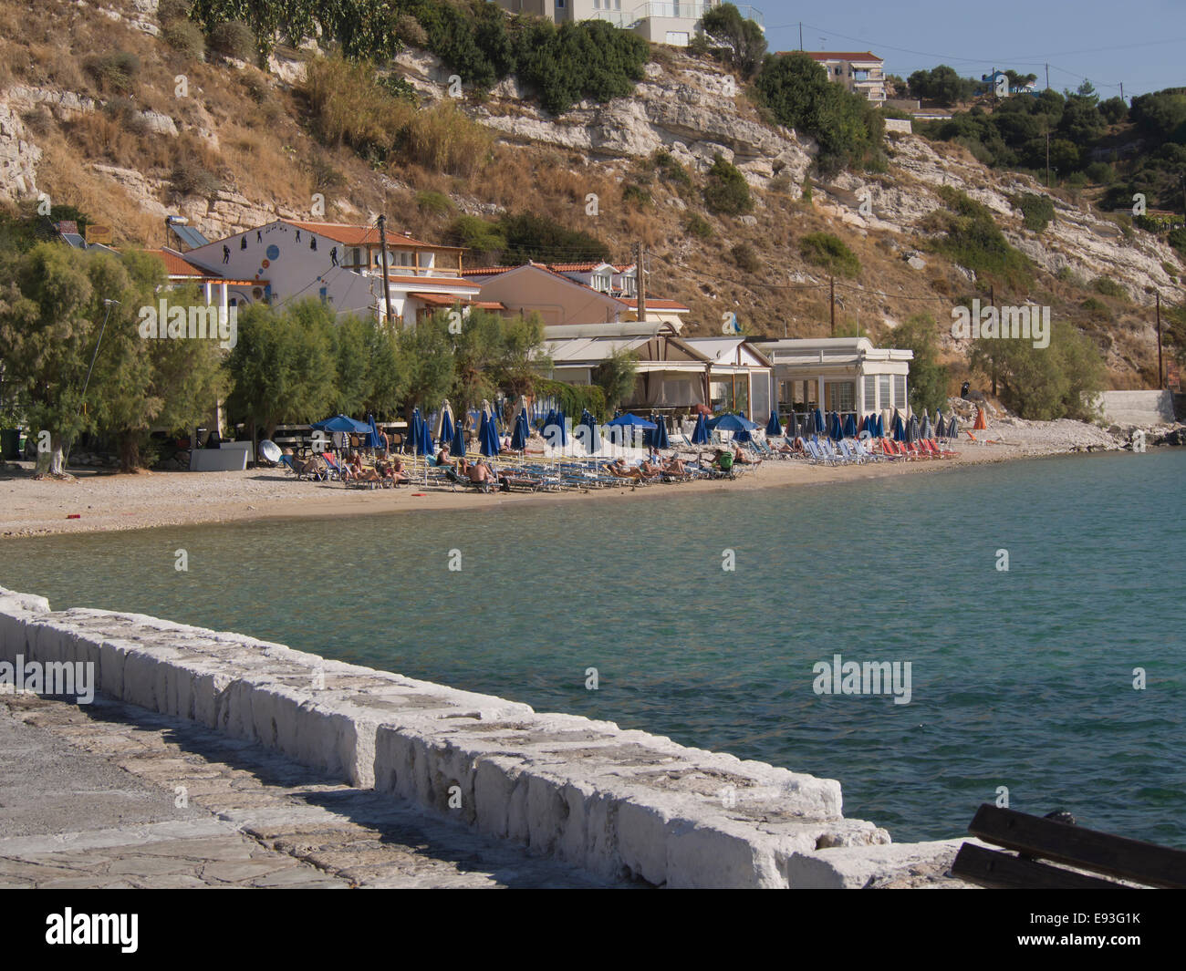 Remataki Strand in der Nähe des Hafens in das Dorf Pythagoreion im touristischen Reiseziel Insel Samos Griechenland Stockfoto