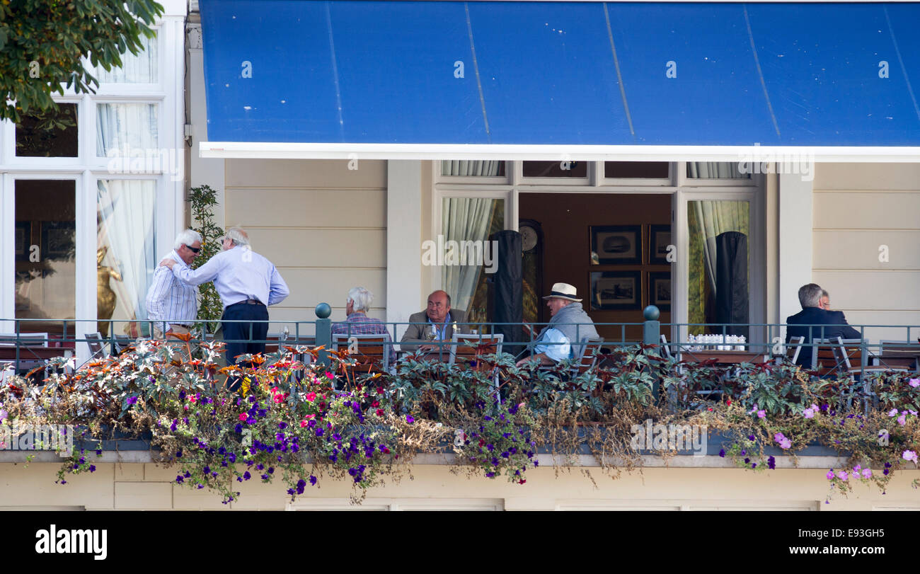 Mais-Markt Balkon Privatclub über Public Registry Royal Square St. Helier Jersey The Channel Islands Stockfoto