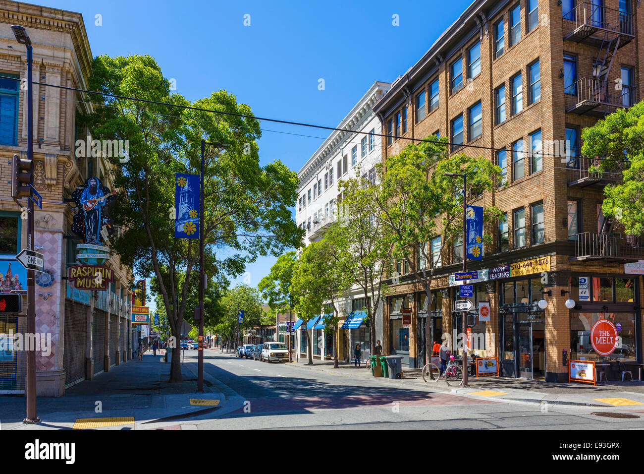 Geschäfte auf der Telegraph Avenue in der Nähe von UC Berkeley, Berkeley, Alameda County, Kalifornien, USA Stockfoto