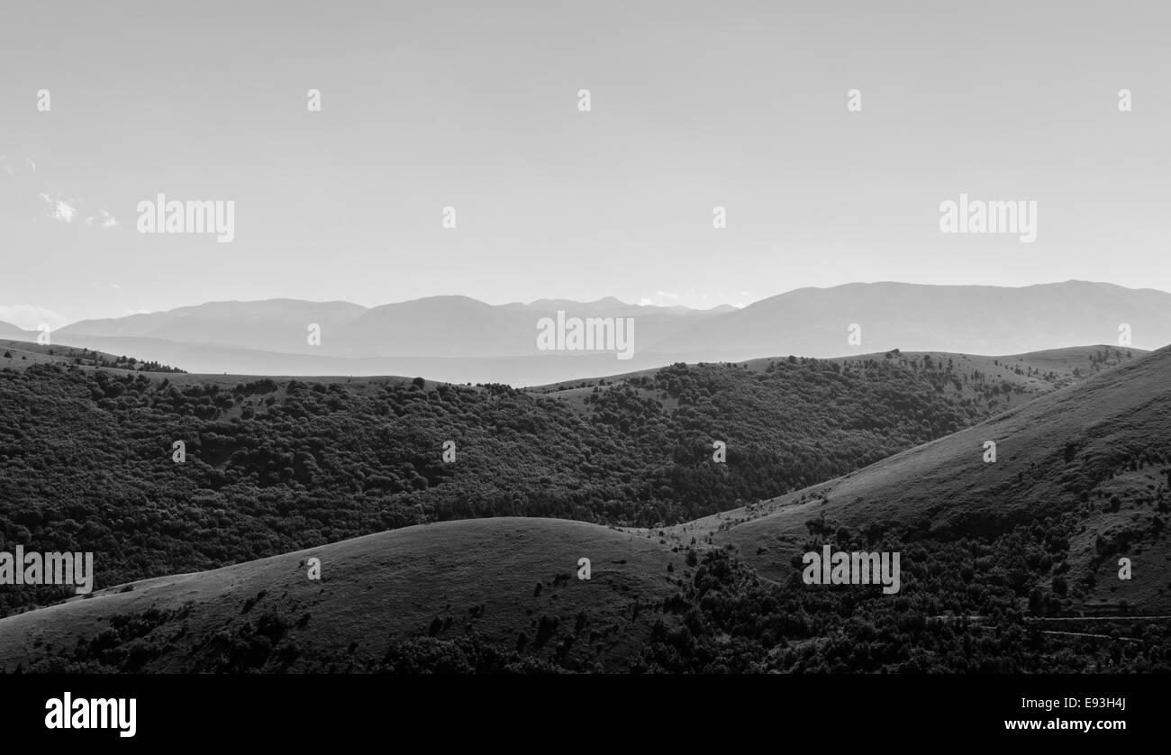 Die fantastische Aussicht von der Burg Calascio, in den Abruzzen (Italien). In den Nationalpark des Gran Sasso 1512 m. Stockfoto