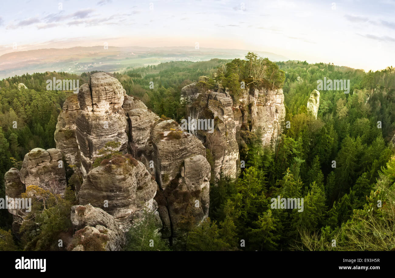 Sandsteinfelsen im Böhmischen Paradies Stockfoto