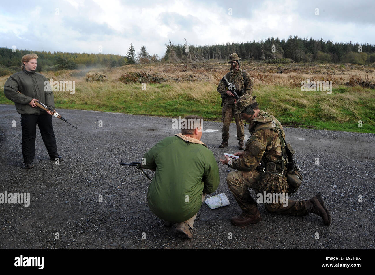 Kambrium Hills, Wales, UK. 18. Oktober 2014. Cambrian Patrol die ultimative Herausforderung Übung CAMBRIAN PATROL ist die wichtigste patrouillierenden Veranstaltung der britischen Armee in Hügeln Wales stattfindet. Bildnachweis: Andrew Chittock/Alamy Live-Nachrichten Stockfoto