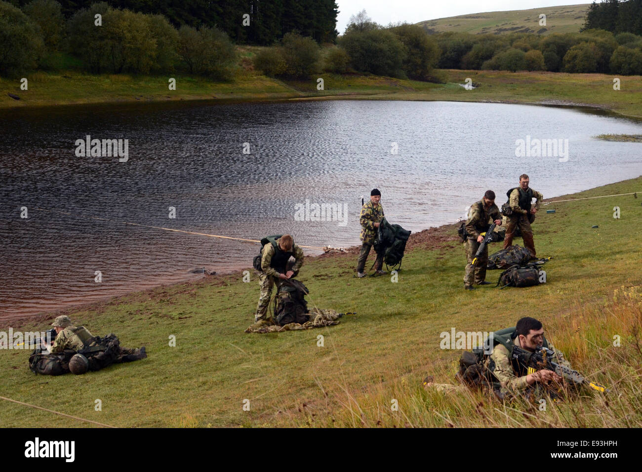 Kambrium Hills, Wales, UK. 18. Oktober 2014. Cambrian Patrol die ultimative Herausforderung Übung CAMBRIAN PATROL ist die wichtigste patrouillierenden Veranstaltung der britischen Armee in Hügeln Wales stattfindet. Bildnachweis: Andrew Chittock/Alamy Live-Nachrichten Stockfoto