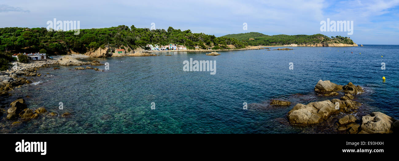 Panorama von Cala s'Alguer in der Region Costa Brava, Katalonien, Spanien. Stockfoto