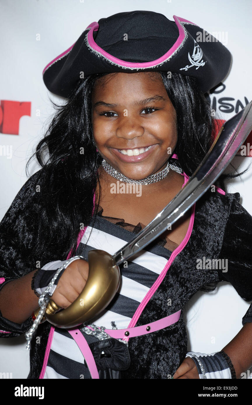 Los Angeles, Kalifornien, USA. 17. Oktober 2014. Trinitee Stokes Veranstaltung das Kostüm Party Premiere für "Jake und die nie Land Piraten: Schlacht für das Buch!'' im The Walt Disney Studios in Burbank, Kalifornien am 17. Oktober 2014 statt. 2014Constance Marie © D. Long/Globe Fotos/ZUMA Draht/Alamy Live-Nachrichten Stockfoto