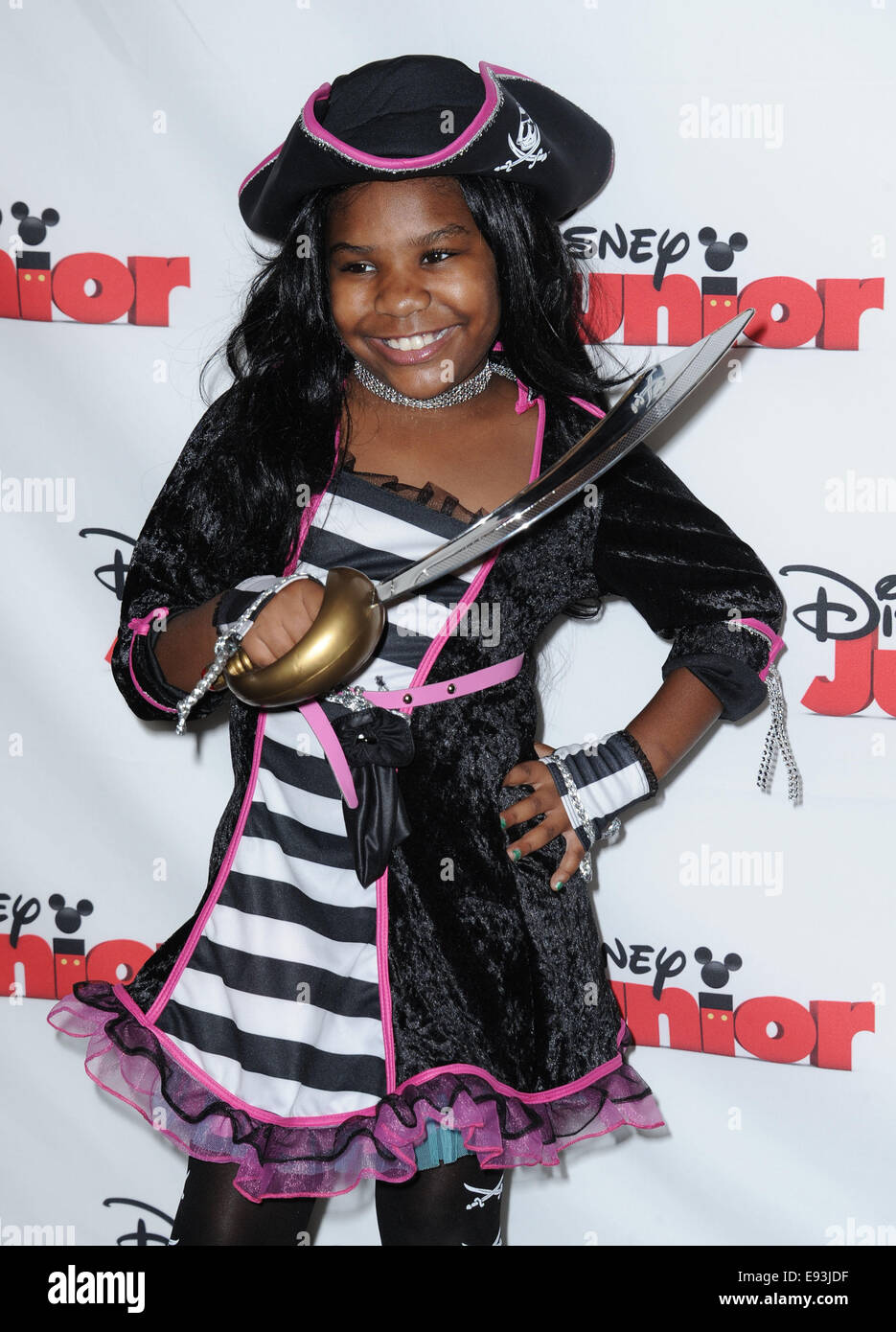 Los Angeles, Kalifornien, USA. 17. Oktober 2014. Trinitee Stokes Veranstaltung das Kostüm Party Premiere für "Jake und die nie Land Piraten: Schlacht für das Buch!'' im The Walt Disney Studios in Burbank, Kalifornien am 17. Oktober 2014 statt. 2014Constance Marie © D. Long/Globe Fotos/ZUMA Draht/Alamy Live-Nachrichten Stockfoto