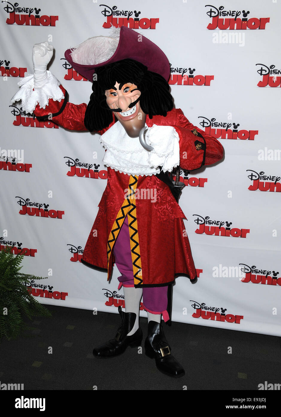 Los Angeles, Kalifornien, USA. 17. Oktober 2014. Piraten an der Kostüm Party Premiere-Veranstaltung für "Jake und die nie Land Piraten: Schlacht für das Buch!'' im The Walt Disney Studios in Burbank, Kalifornien am 17. Oktober 2014 statt. 2014Constance Marie © D. Long/Globe Fotos/ZUMA Draht/Alamy Live-Nachrichten Stockfoto