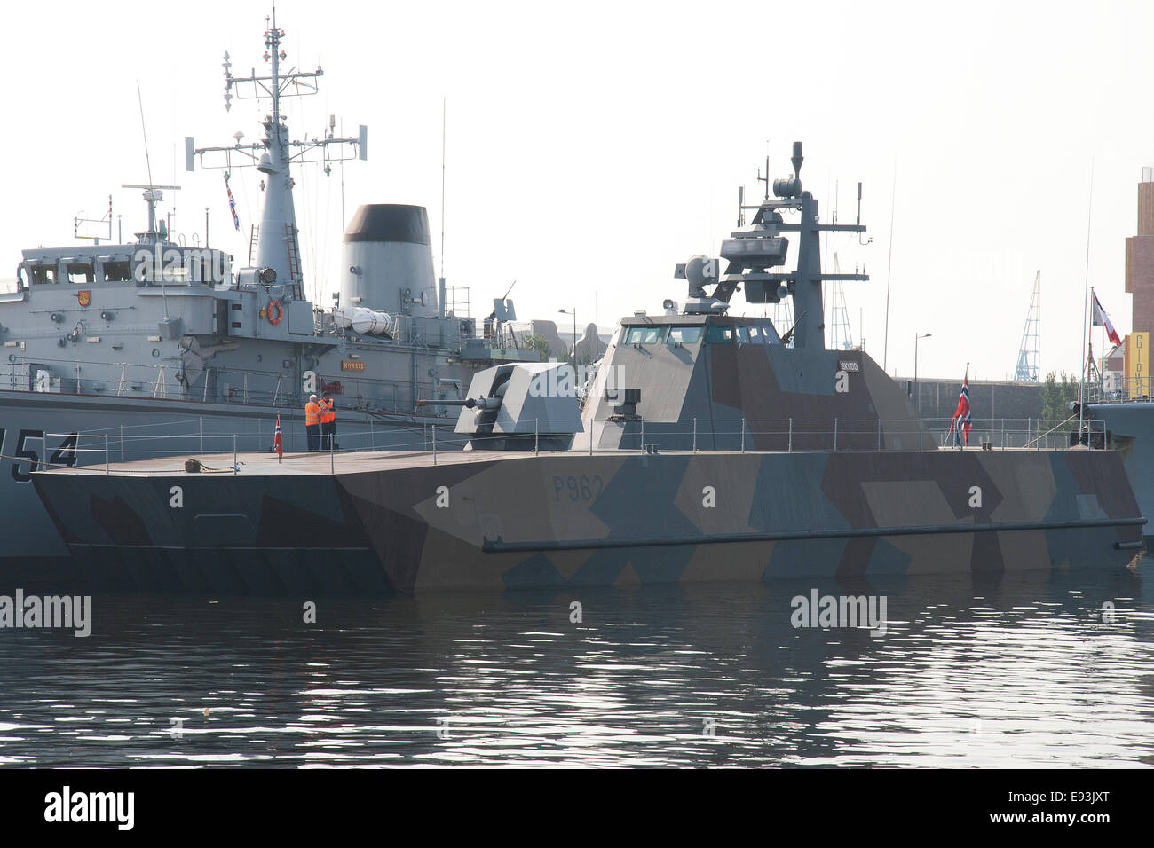 NATO-Kriegsschiffe in Cardiff Bay während 2014 Gipfel treffen Stockfoto