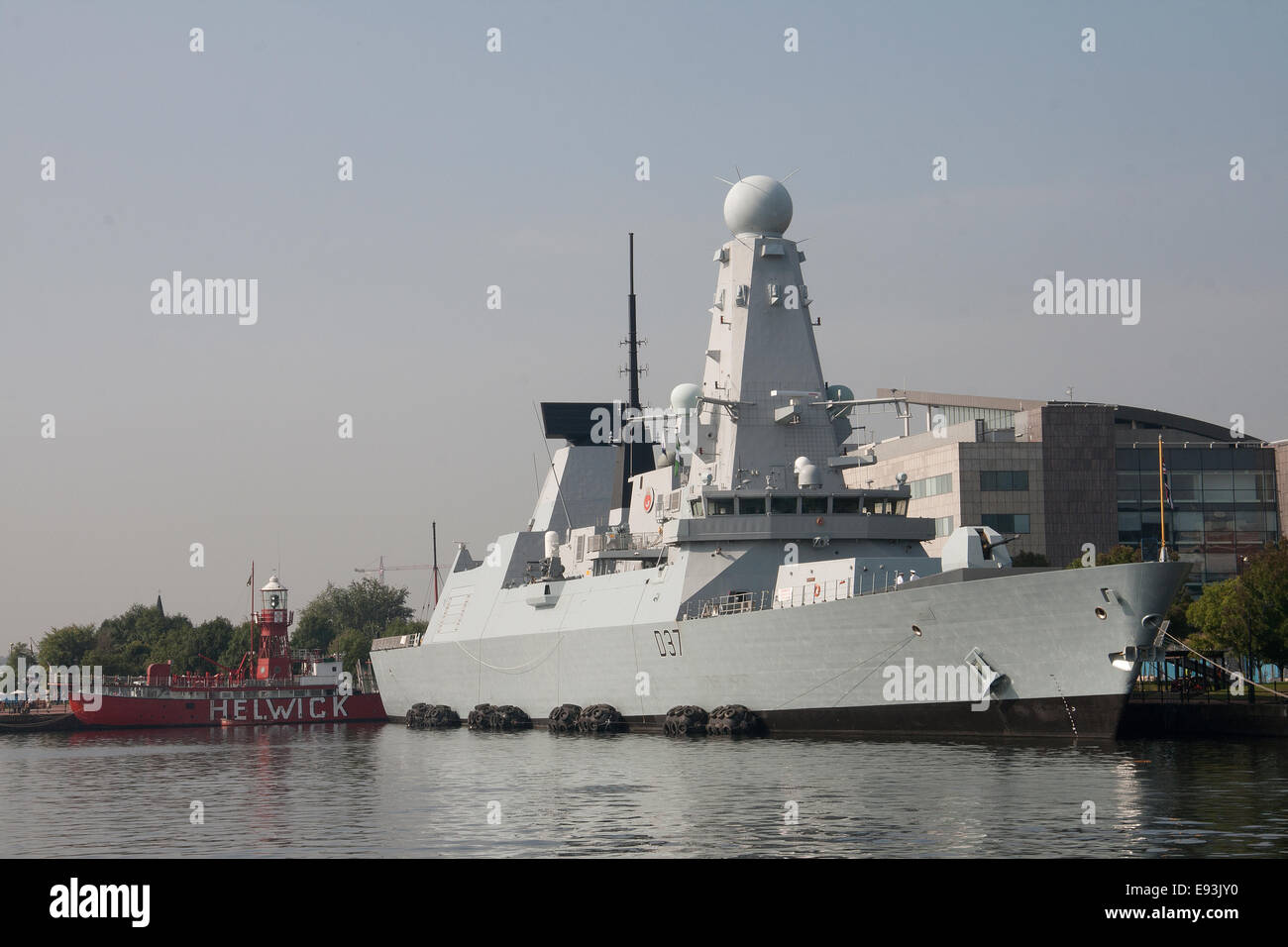 HMS Duncan D-37 Art 45 Zerstörer festgemacht während 2014 NATO-Gipfeltreffen in Cardiff Docks. Stockfoto