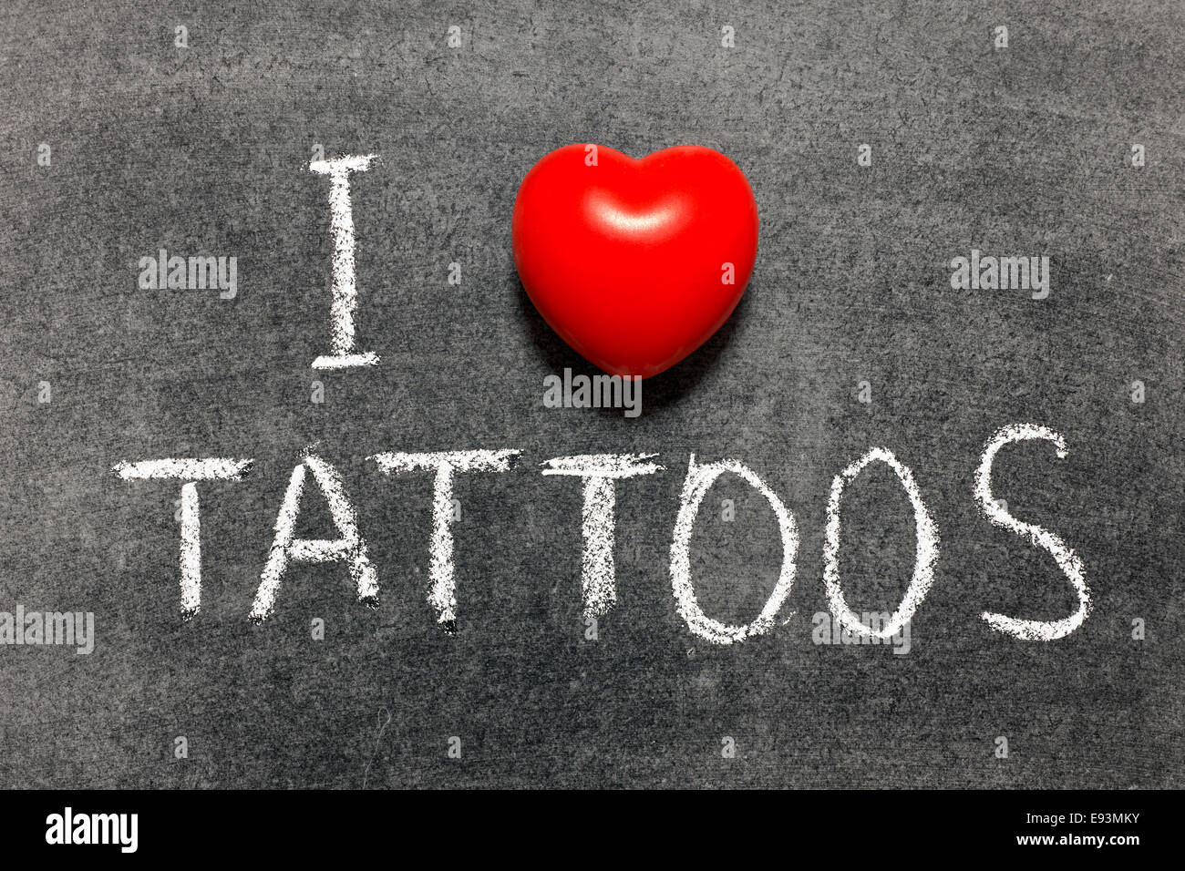 Herzform tattoo Fotos und Bildmaterial in hoher Auflösung Alamy