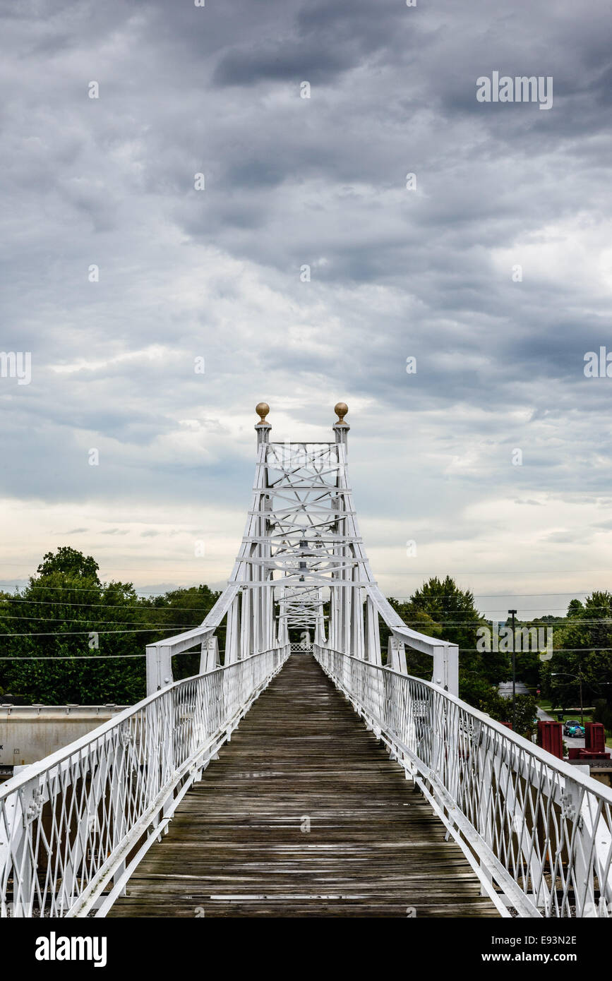 Jefferson Avenue Fußgängerbrücke, 201 East Commercial Street (C-Straße), Woodland Höhen, Springfield, Missouri Stockfoto