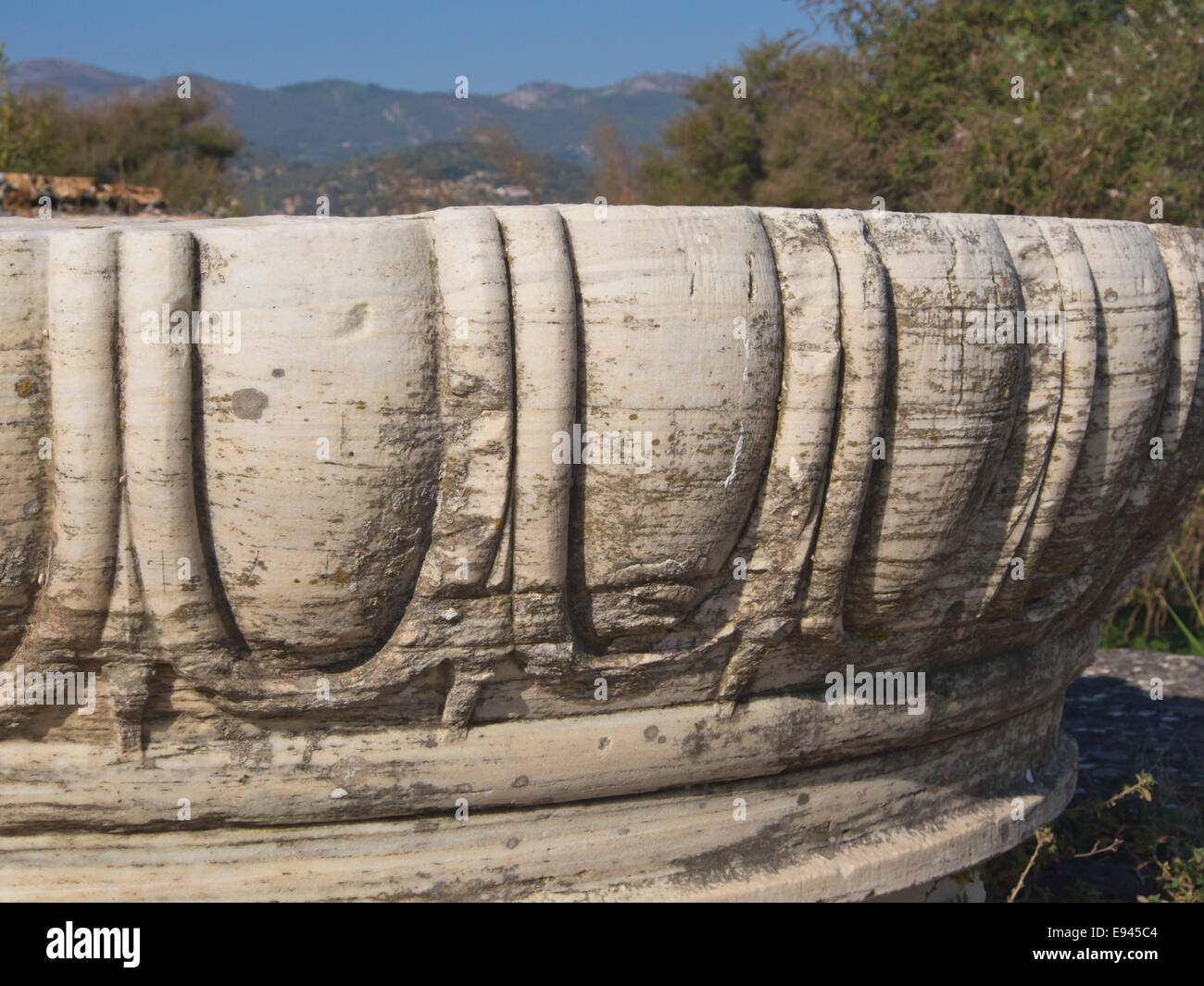 Heraion von Samos, Heiligtum der Göttin Hera, Samos Griechenland, ein UNESCO-Weltkulturerbe, riesige Spalte Basis in Landschaft Stockfoto