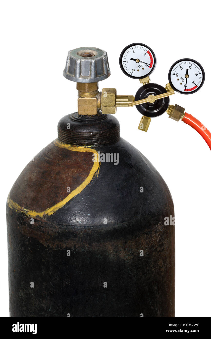 Gasdruckregler mit Manometer, isoliert auf weißem Hintergrund Stockfoto