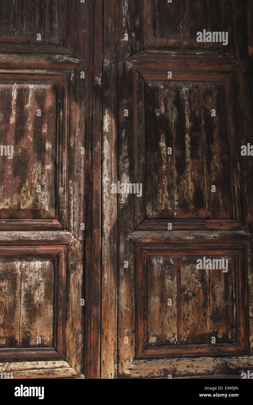 Italien. Venedig. alte Tür. abgenutzte Holz, alte. Stockfoto
